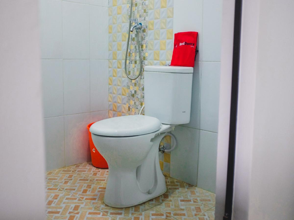 Reddoorz Plus @ Helvetia Медан Екстериор снимка