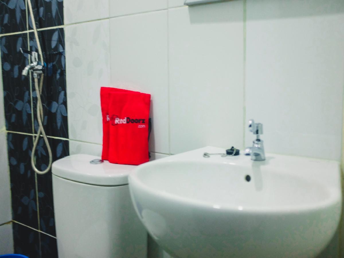 Reddoorz Plus @ Helvetia Медан Екстериор снимка